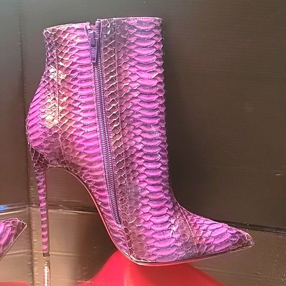 Christian louboutin, so kate booty 120 watersnake,purple,fushia and blue  sz36.5 - Picture 9 of 16